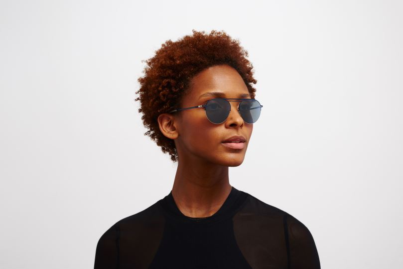 DUANEMYKITA Frame: Silver/Navy|Lens: Light Silver Flash B260B22 Decades