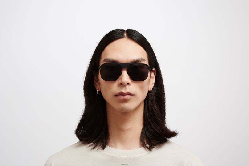 ML06MYKITA Frame: MH6 Pitch Black/Black|Lens: Leica Black Polarised B260B78 Leica