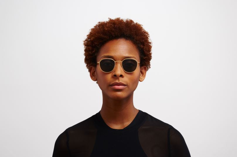 TALVIMYKITA Frame: Glossy Gold|Lens: Dark Grey Solid B260B217 Lite