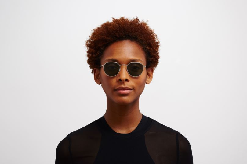 TALVIMYKITA Frame: Shiny Silver|Lens: Dark Green Solid B260B219 Lite