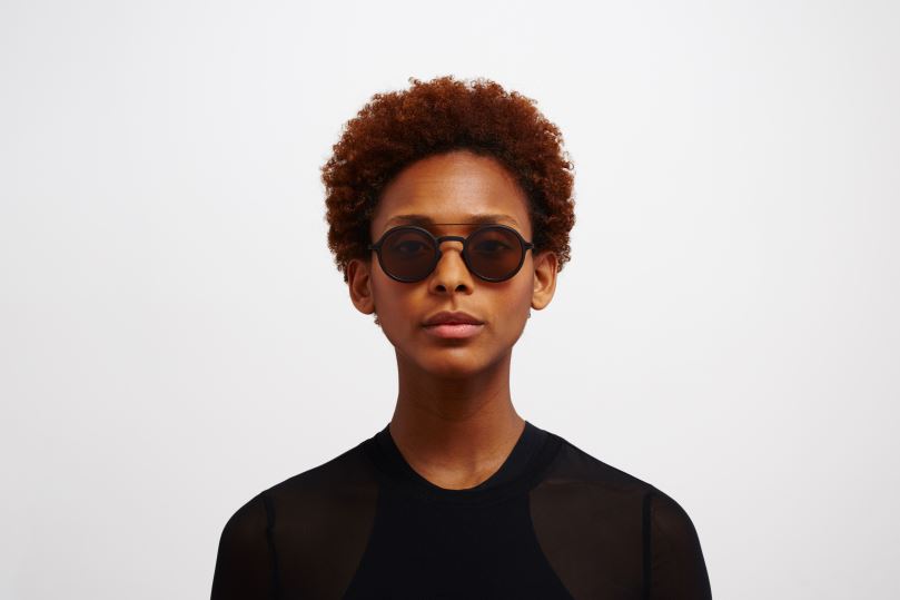 HEMLOCKMYKITA Frame: MH6 Pitch Black/Black|Lens: Polarized Pro Amber Brown B260B50 Mylon